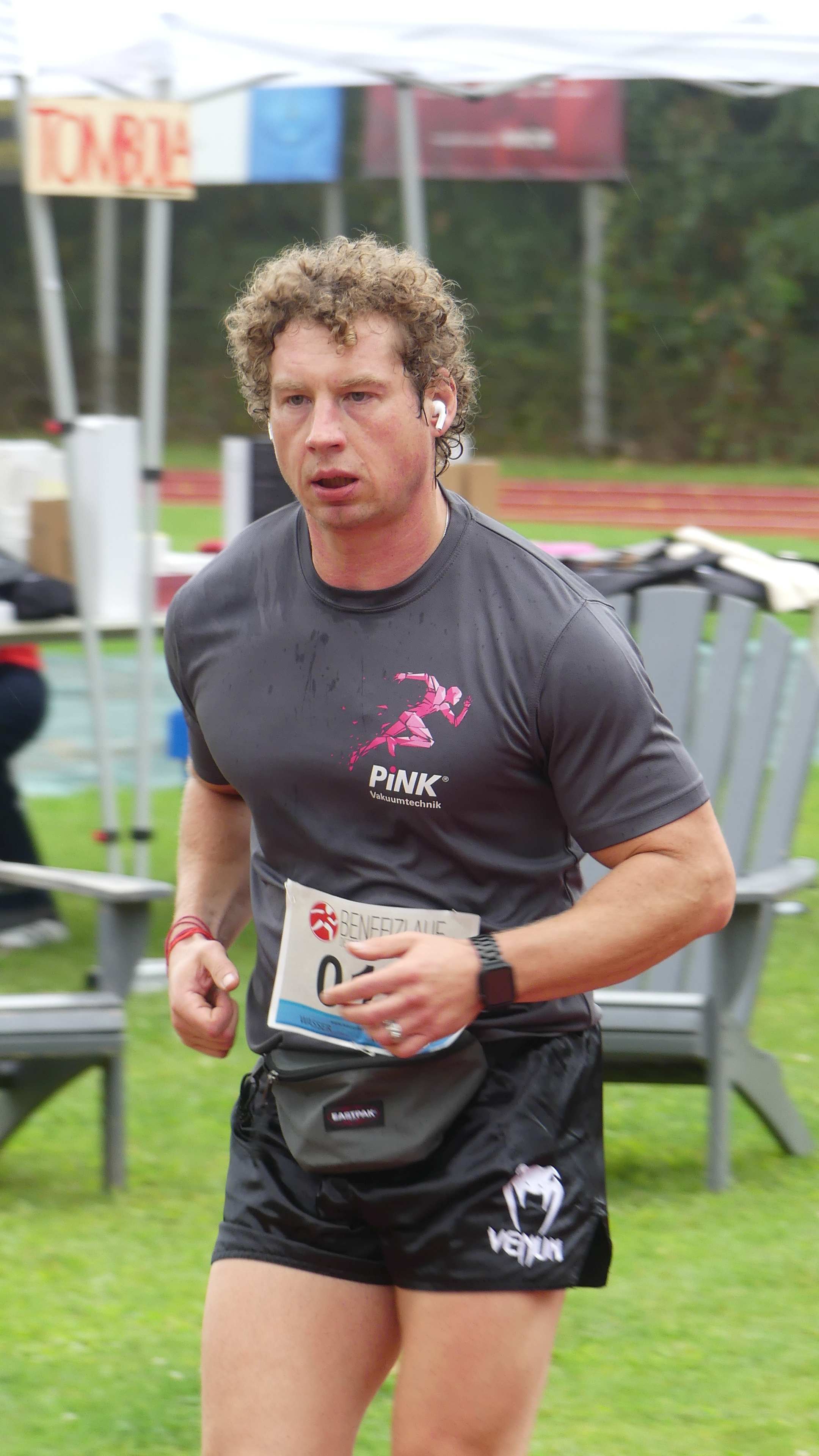 Bild vom 15. Benefizlauf im Jahr 2025. Dies ist das 160. Bild.